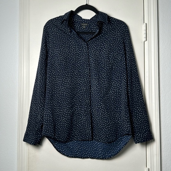 EUC Talbots Navy Hidden Button Down Business Casual Blouse Size Medium - Picture 1 of 8